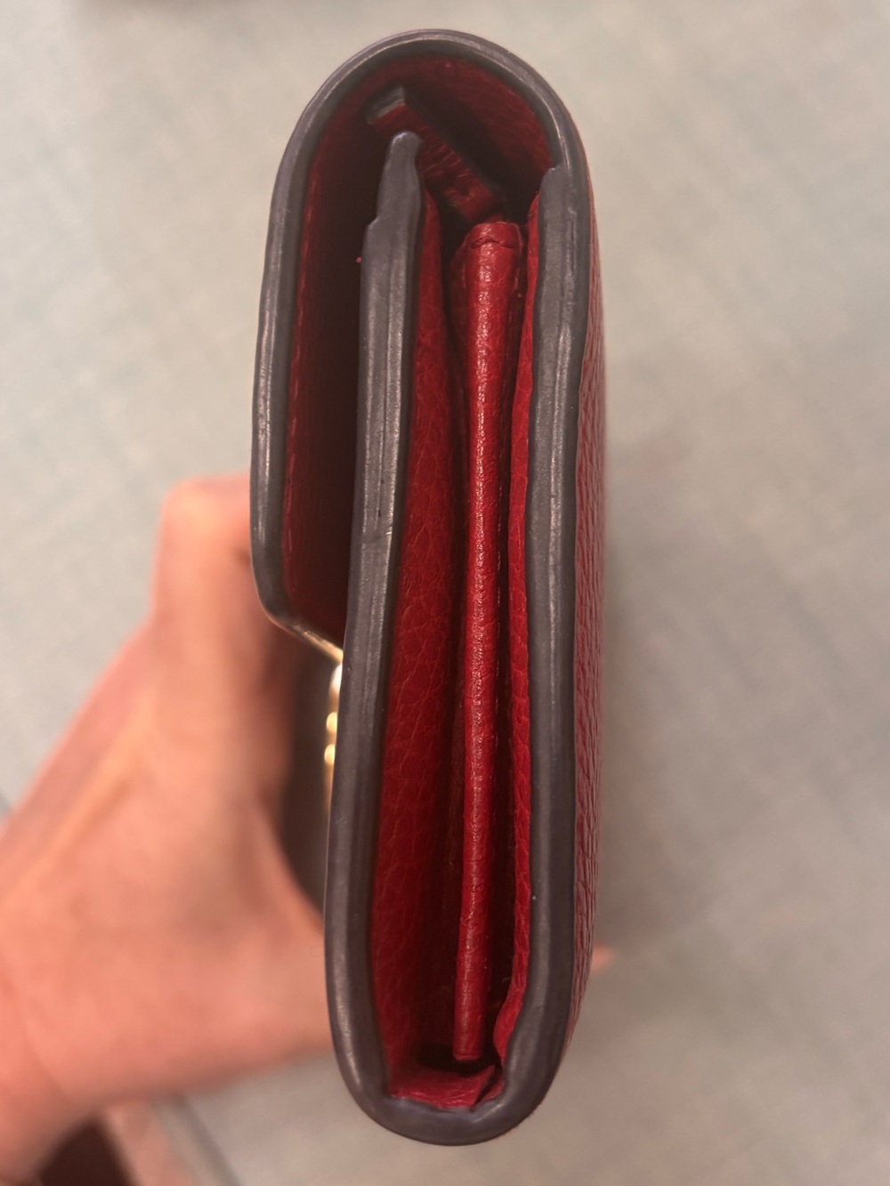 Gucci Red Pebbled Leather Wallet with Gold GG Hardware - Picture 8 of 12